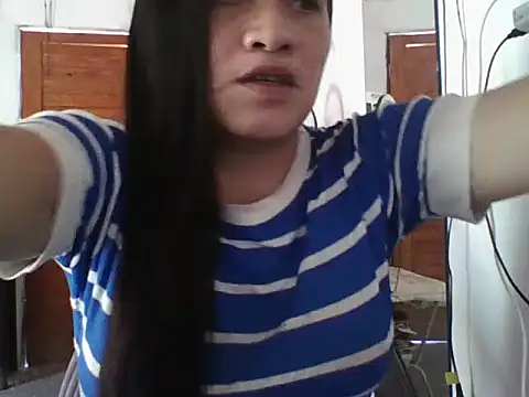 Snapshot of iaradias chatting on October 27, 2025, 12:31 pm iaradias online show from October 27, 2025, 12:31 pm