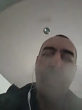 Snapshot of Maryo0001 chatting on December 20, 2025, 11:06 am Maryo0001 online show from December 20, 2025, 11:06 am