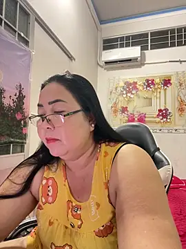 Snapshot of NDith chatting on June 10, 2026, 1:32 pm NDith online show from June 10, 2026, 1:32 pm