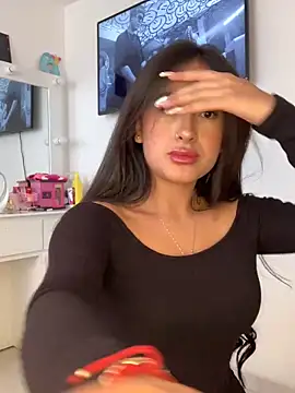 ArianaRouss online show from December 5, 2024, 8:55 pm