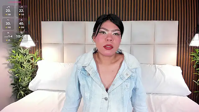 CailynBrowm online show from December 23, 2025, 4:10 am