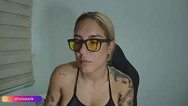 Isis69  online show from November 28, 2025, 10:56 pm