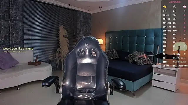 MelanieRioss online show from October 9, 2025, 1:53 pm