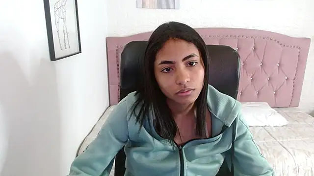 shaneelle online show from October 15, 2025, 3:17 am