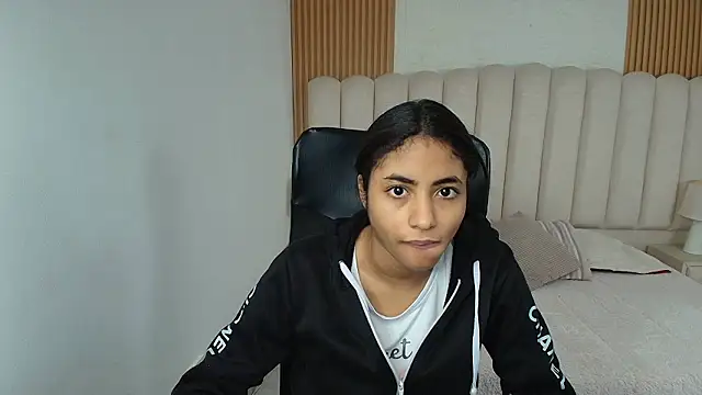 shaneelle online show from March 13, 2026, 3:02 am