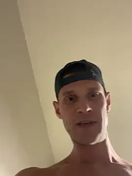 Camcam21 online show from February 28, 2025, 7:58 am