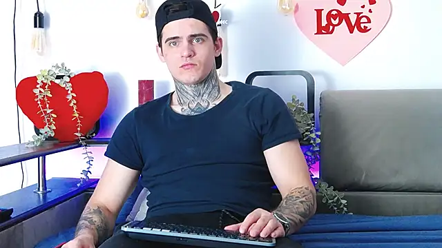 Snapshot of CarterCole chatting on February 6, 2025, 6:51 am CarterCole online show from February 6, 2025, 6:51 am