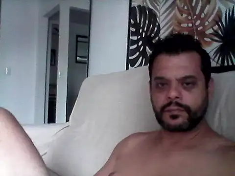 HornyBeachBoyBR online show from March 6, 2026, 1:18 pm