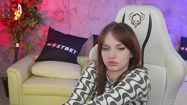 Snapshot of Brendi054 chatting on December 13, 2024, 7:43 pm Brendi054 online show from December 13, 2024, 7:43 pm