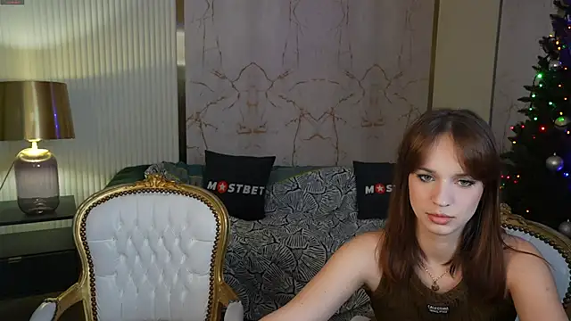 Snapshot of Brendi054 chatting on December 15, 2024, 11:34 am Brendi054 online show from December 15, 2024, 11:34 am