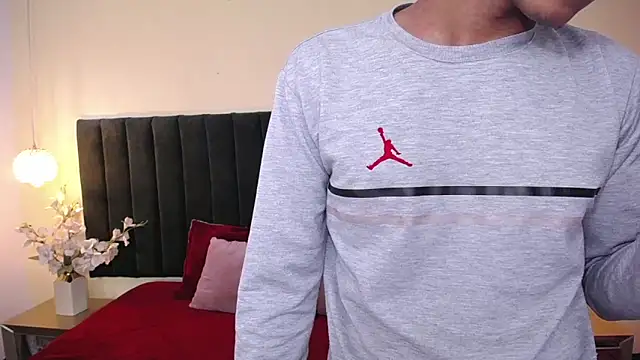 Snapshot of soft_attraction chatting on November 6, 2025, 7:59 pm soft attraction online show from November 6, 2025, 7:59 pm