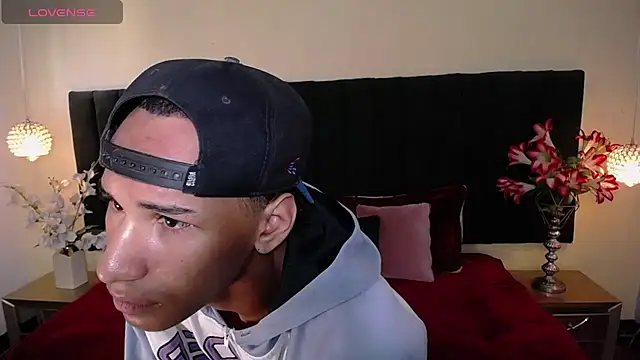 Snapshot of soft_attraction chatting on November 7, 2025, 7:36 pm soft attraction online show from November 7, 2025, 7:36 pm