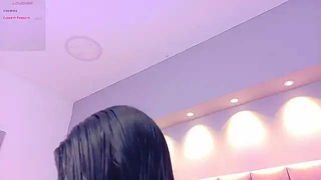 Snapshot of KeilyRoss chatting on October 28, 2025, 8:11 pm KeilyRoss online show from October 28, 2025, 8:11 pm