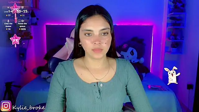 Snapshot of Kylie_brokee chatting on February 13, 2025, 10:11 pm Kylie brokee online show from February 13, 2025, 10:11 pm