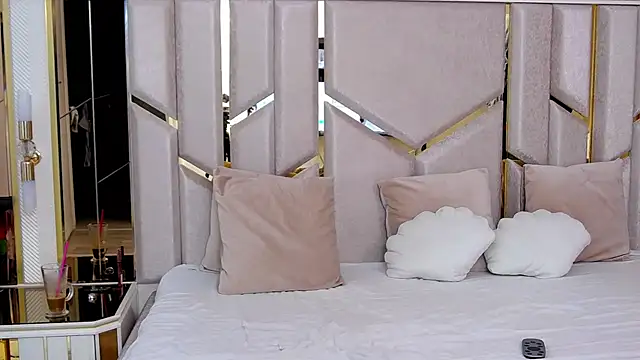 AnnabelleWest online show from December 10, 2024, 7:37 am