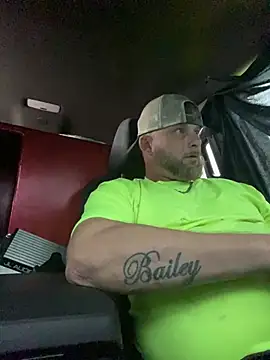 rocket8669 online show from April 7, 2026, 7:47 pm