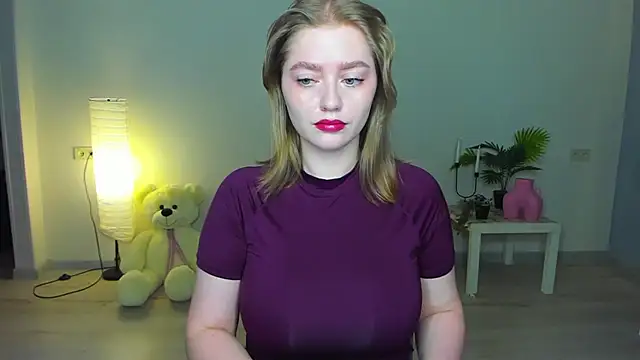 Snapshot of AidaPerry chatting on September 24, 2025, 6:44 pm AidaPerry online show from September 24, 2025, 6:44 pm