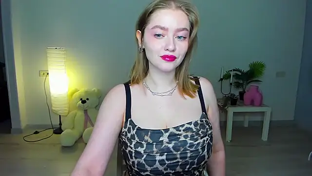 Snapshot of AidaPerry chatting on September 28, 2025, 4:12 pm AidaPerry online show from September 28, 2025, 4:12 pm