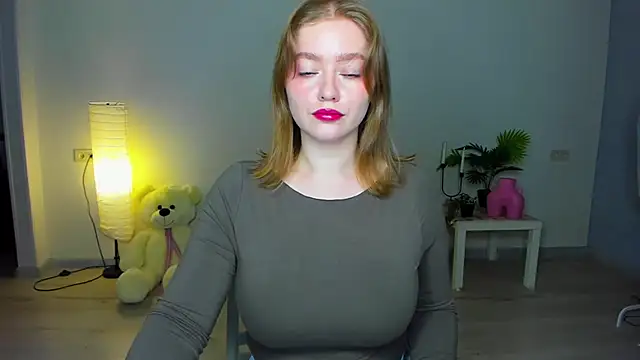 Snapshot of AidaPerry chatting on October 4, 2025, 3:43 pm AidaPerry online show from October 4, 2025, 3:43 pm