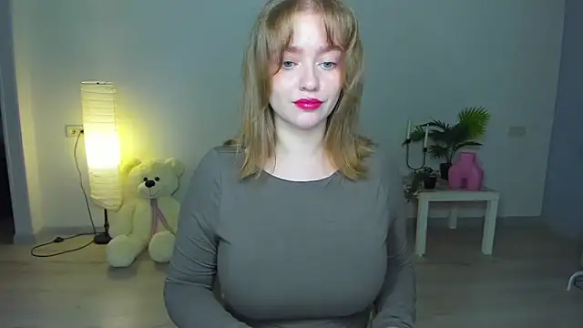 Snapshot of AidaPerry chatting on October 10, 2025, 4:17 pm AidaPerry online show from October 10, 2025, 4:17 pm