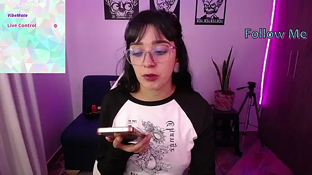 hibridaaa20 online show from September 29, 2025, 11:20 pm