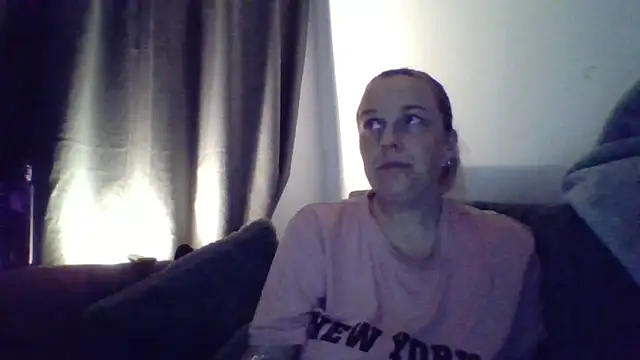 scrummymummy2 online show from April 6, 2026, 7:48 pm