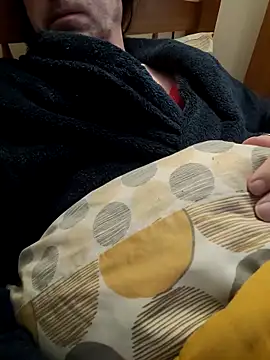 Snapshot of JulianJ50 chatting on December 14, 2025, 8:52 am JulianJ50 online show from December 14, 2025, 8:52 am