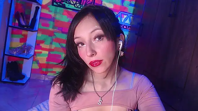 ScarlatSultry online show from April 16, 2026, 12:33 am