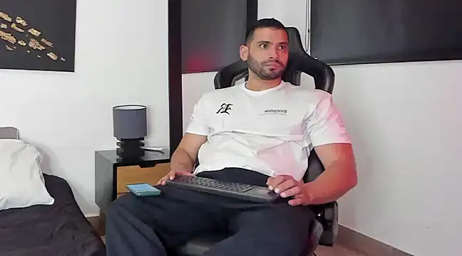 Dereck vega online show from December 7, 2024, 9:22 pm