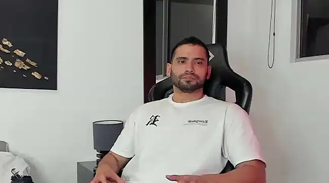 Dereck vega online show from December 8, 2024, 12:29 am