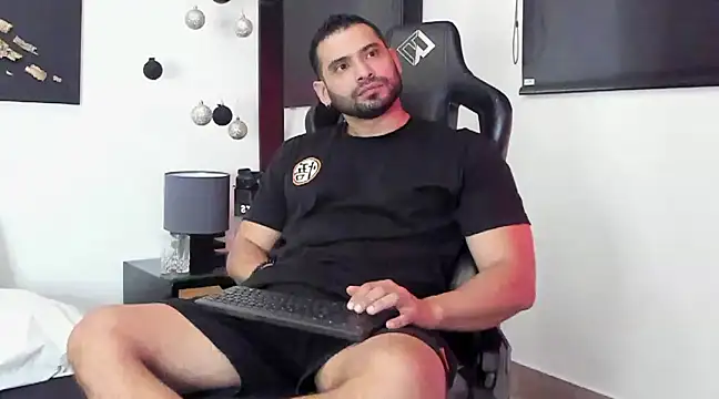 Dereck vega online show from December 11, 2024, 9:55 pm
