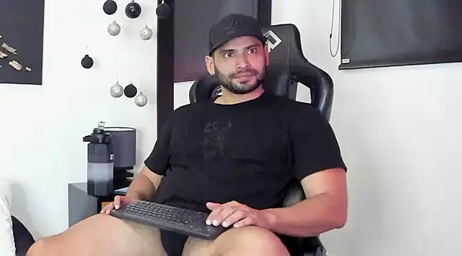 Dereck vega online show from December 12, 2024, 9:37 pm