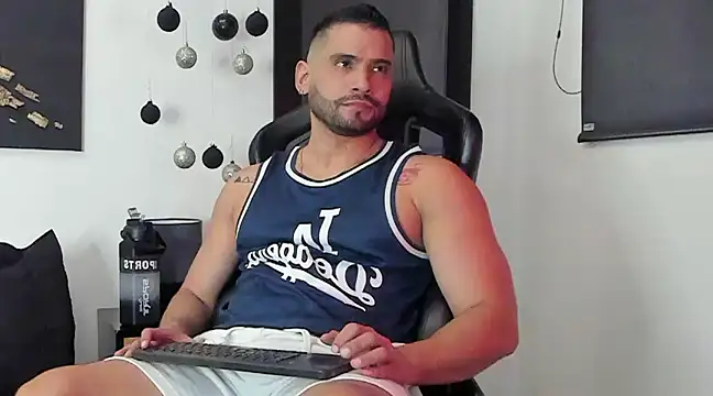 Dereck vega online show from December 19, 2024, 9:49 pm