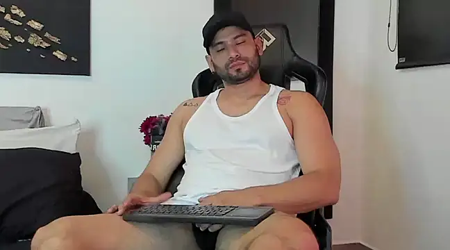 Dereck vega online show from March 6, 2025, 9:42 pm