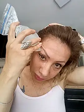 coral smitth online show from March 1, 2025, 4:33 pm