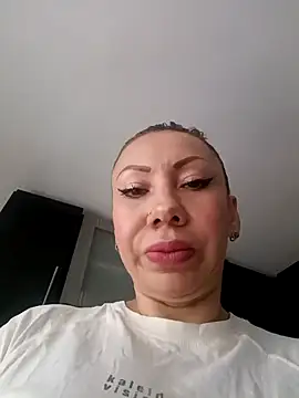 coral smitth online show from March 11, 2025, 8:53 pm