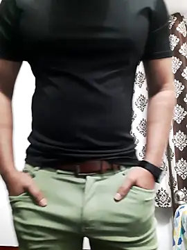 Guyinshortss online show from November 29, 2025, 7:50 pm