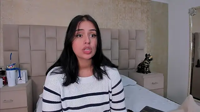 EmmaTorres  online show from February 11, 2025, 9:25 pm