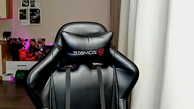 Sm0ly online show from October 30, 2025, 1:40 am