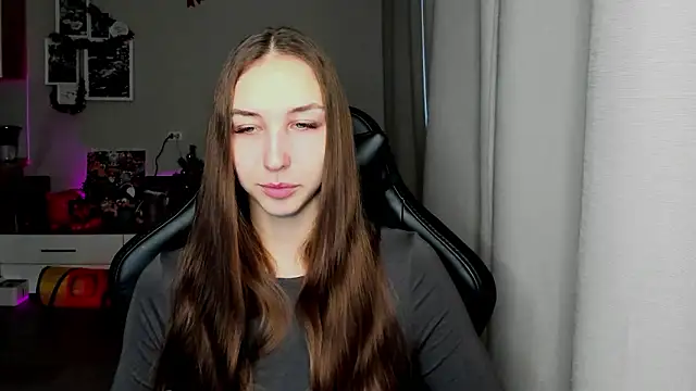 Snapshot of Sm0ly chatting on January 18, 2026, 2:48 am Sm0ly online show from January 18, 2026, 2:48 am