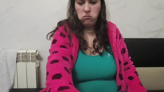 Snapshot of milfmomxx chatting on January 25, 2025, 7:49 pm milfmomxx online show from January 25, 2025, 7:49 pm