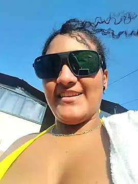 Snapshot of samanthaeliott22 chatting on December 18, 2024, 9:51 pm samanthaeliott22 online show from December 18, 2024, 9:51 pm