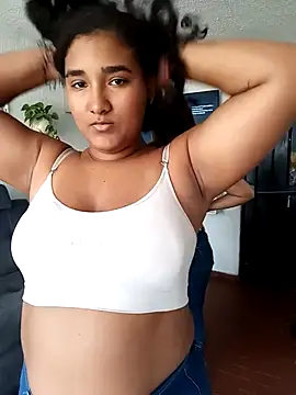 Snapshot of samanthaeliott22 chatting on March 21, 2025, 9:23 pm samanthaeliott22 online show from March 21, 2025, 9:23 pm