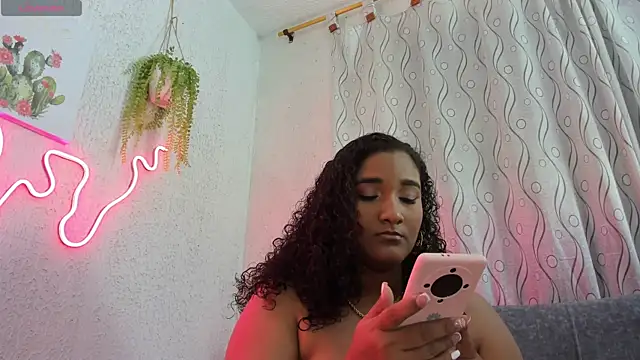 Snapshot of samanthaeliott22 chatting on October 3, 2025, 3:03 am samanthaeliott22 online show from October 3, 2025, 3:03 am