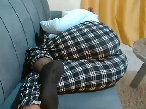 leslysexygirl online show from November 24, 2025, 8:19 pm