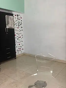 AdelaHaneix online show from December 27, 2024, 9:00 pm