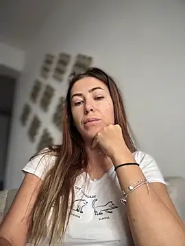 RaquelleDevon online show from November 6, 2025, 8:48 am