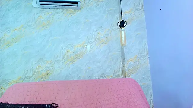 Mia candy 0 online show from December 16, 2025, 12:10 pm