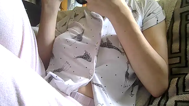 indie-rayne online show from June 30, 2026, 11:44 am
