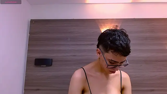 Cutie Shy  online show from February 20, 2025, 7:19 pm